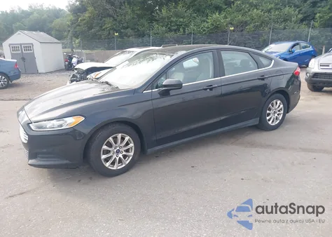 2015 Ford Fusion S z USA, uszkodzony, nr VIN 3FA6P0G79FR273378
